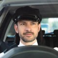 What is the difference between driver and chauffeur?